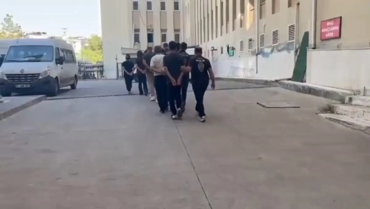 Rojin Kabaiş in babası şikayetçi oldu!