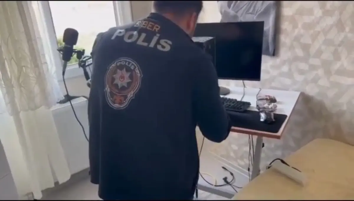 Rojin Kabaiş in babası şikayetçi oldu!