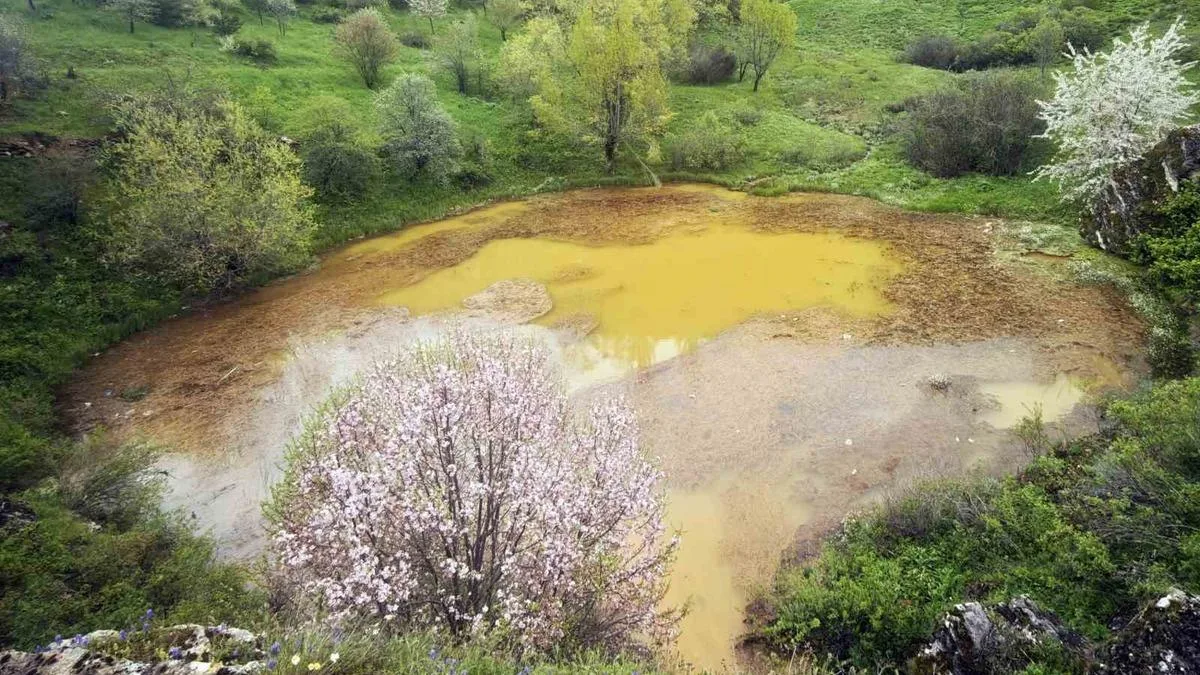 Dipsizgöl’ün Renk Değişimi Şaşırttı!