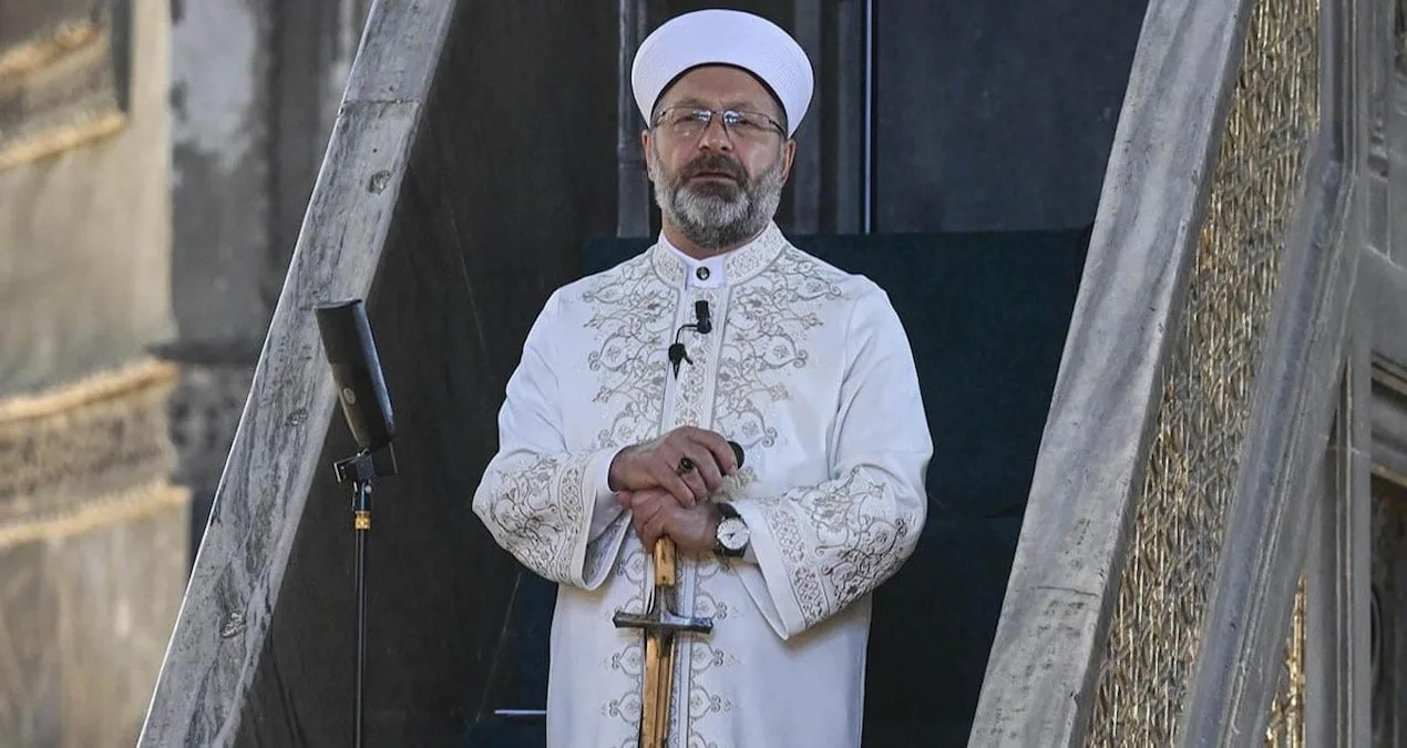 Diyanet’ten Altın Varaklı Davetiye Skandalı!