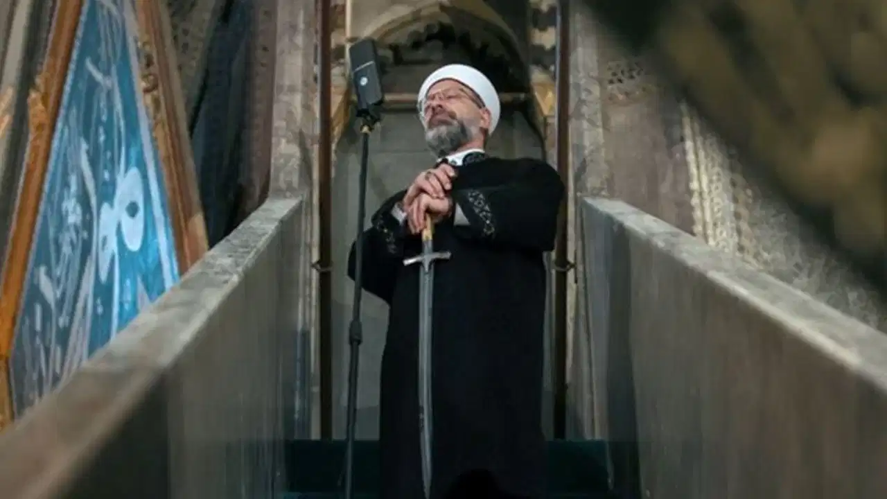 Diyanet’ten Giyim Tartışmasına Sert Çıkış!