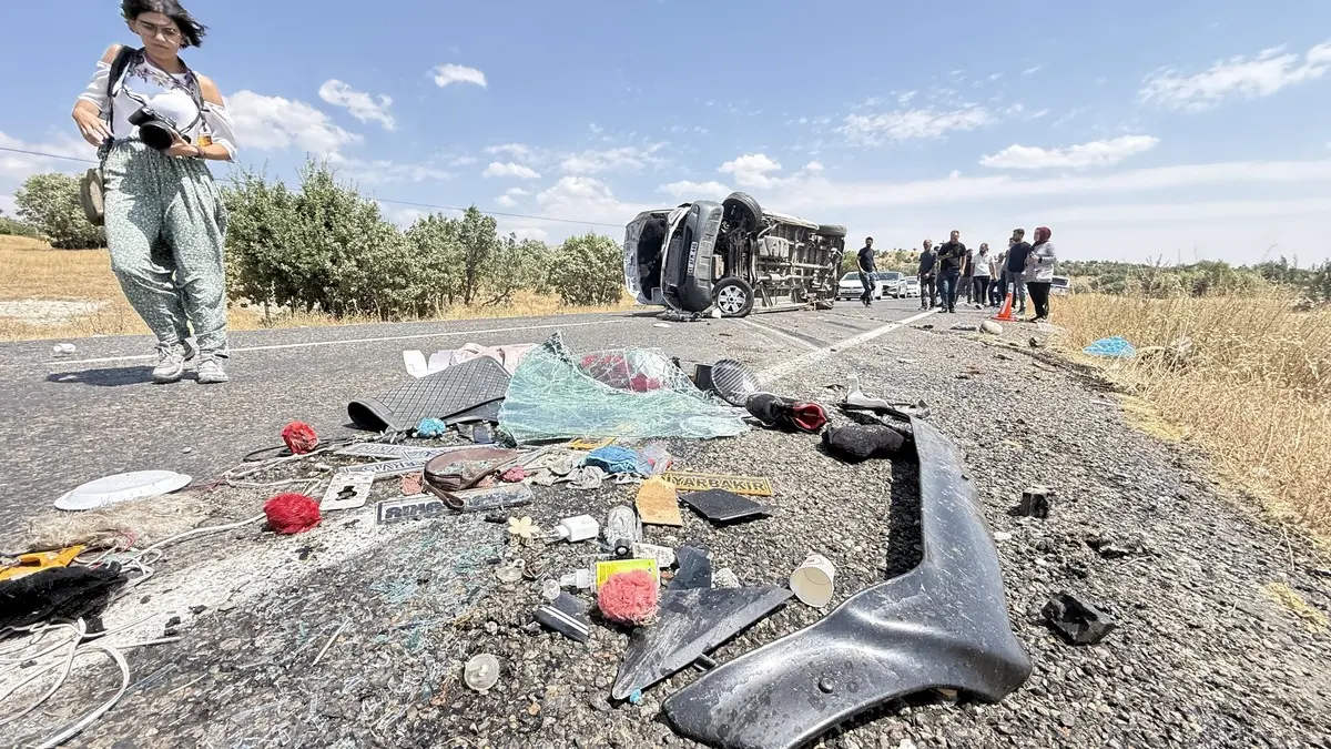 SON DAKİKA | Diyarbakır da feci kaza! Nişana gidiyorlardı: 5 ölü, 11 yaralı 2