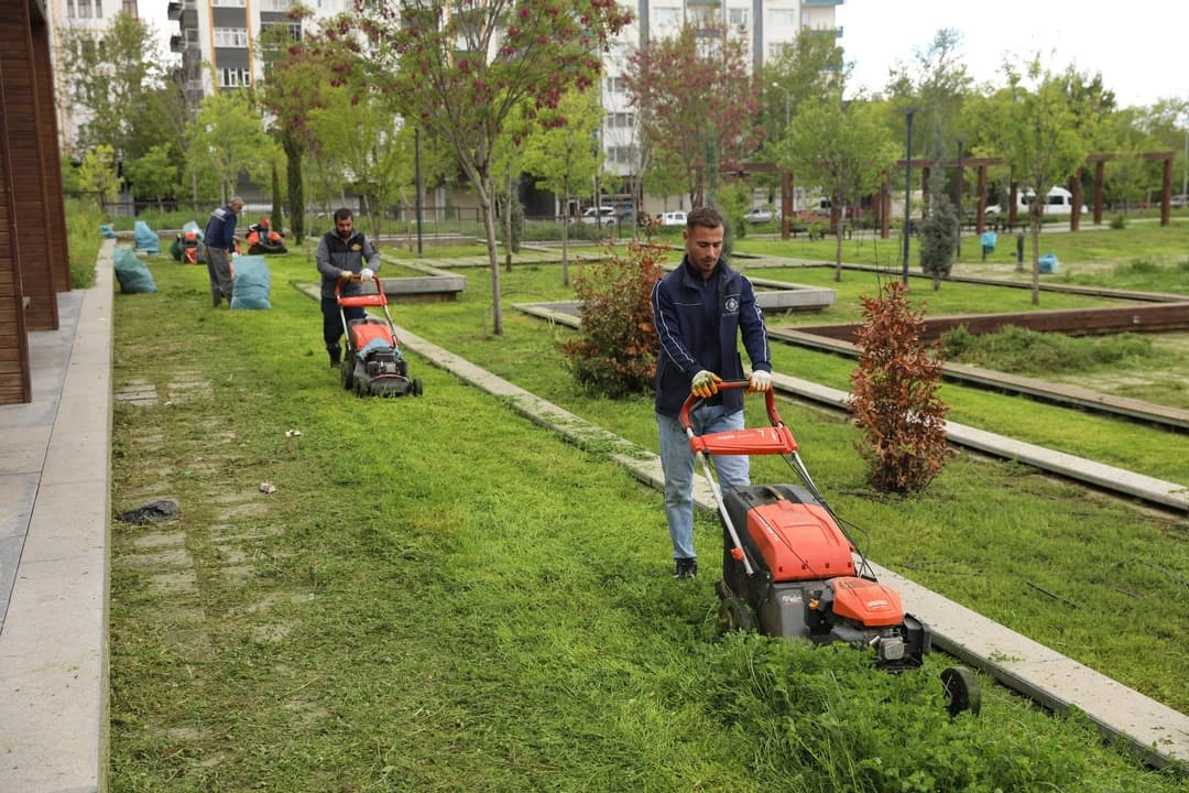 Diyarbakır’da Parklar Yaz İçin Yenileniyor!