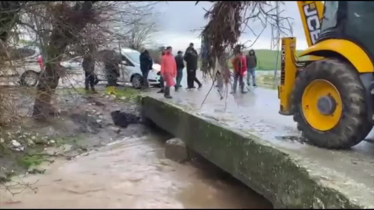 Diyarbakır’da Sel, Kırsalda Hasar ve Yol Kapanmaları