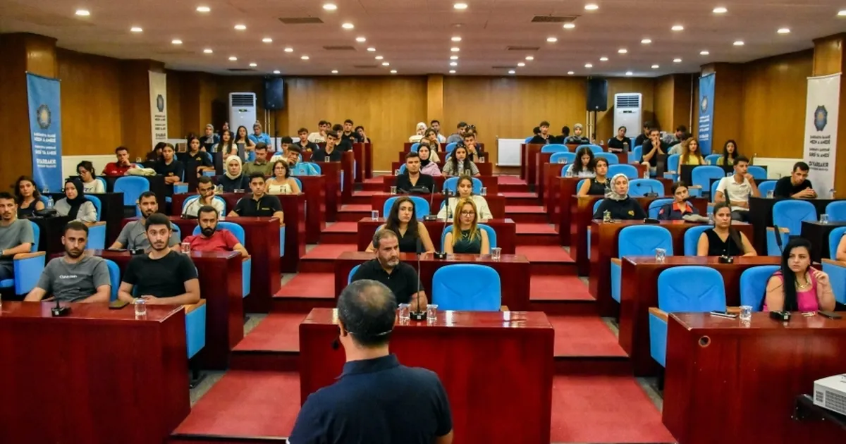 Diyarbakır’da Stajyerlere Güvenlik Eğitimi Verildi