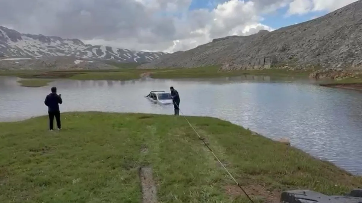 Doğaseverler Gölette Mahsur Kaldı!