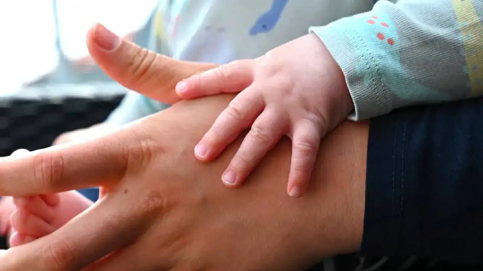 Doğum İzni Tartışması: Eşitlik mi, Kısıtlama mı?