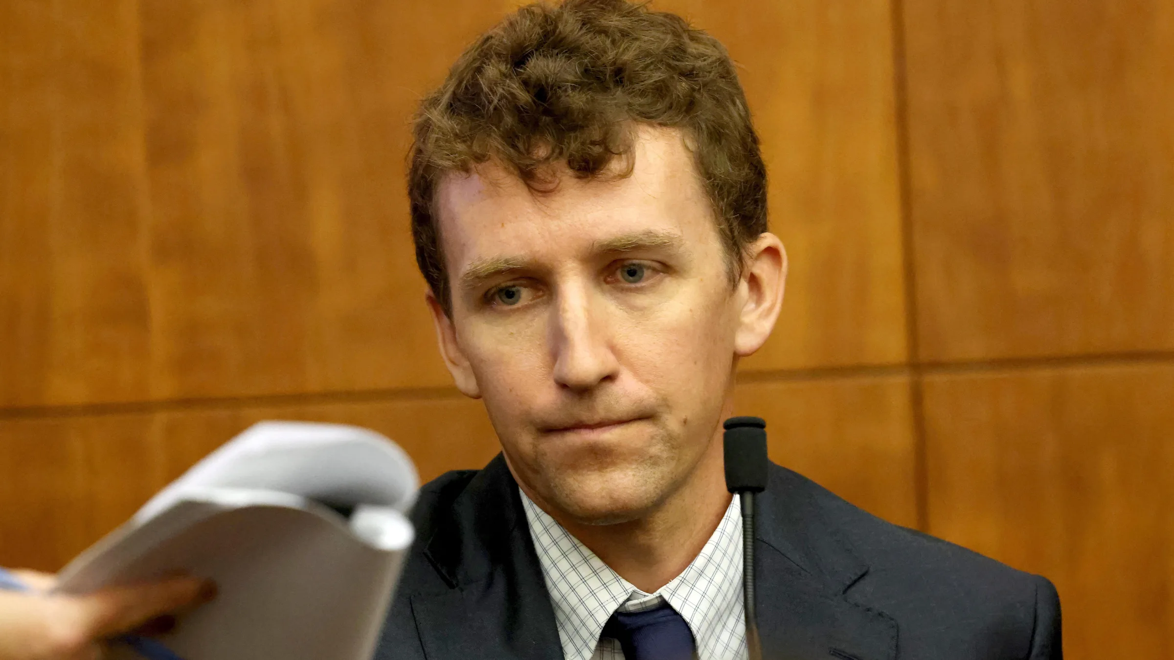 Patrick Clancy, Massachusetts'teki Plymouth Yüksek Mahkemesi'nde tanık kürsüsünde.