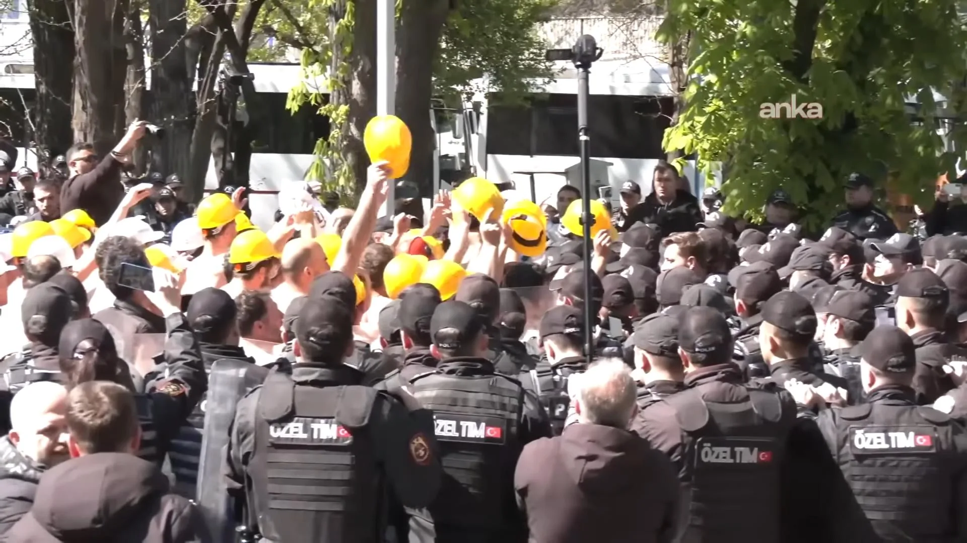 Doruk Madencilik İşçileri Hakları İçin Toplanıyor!