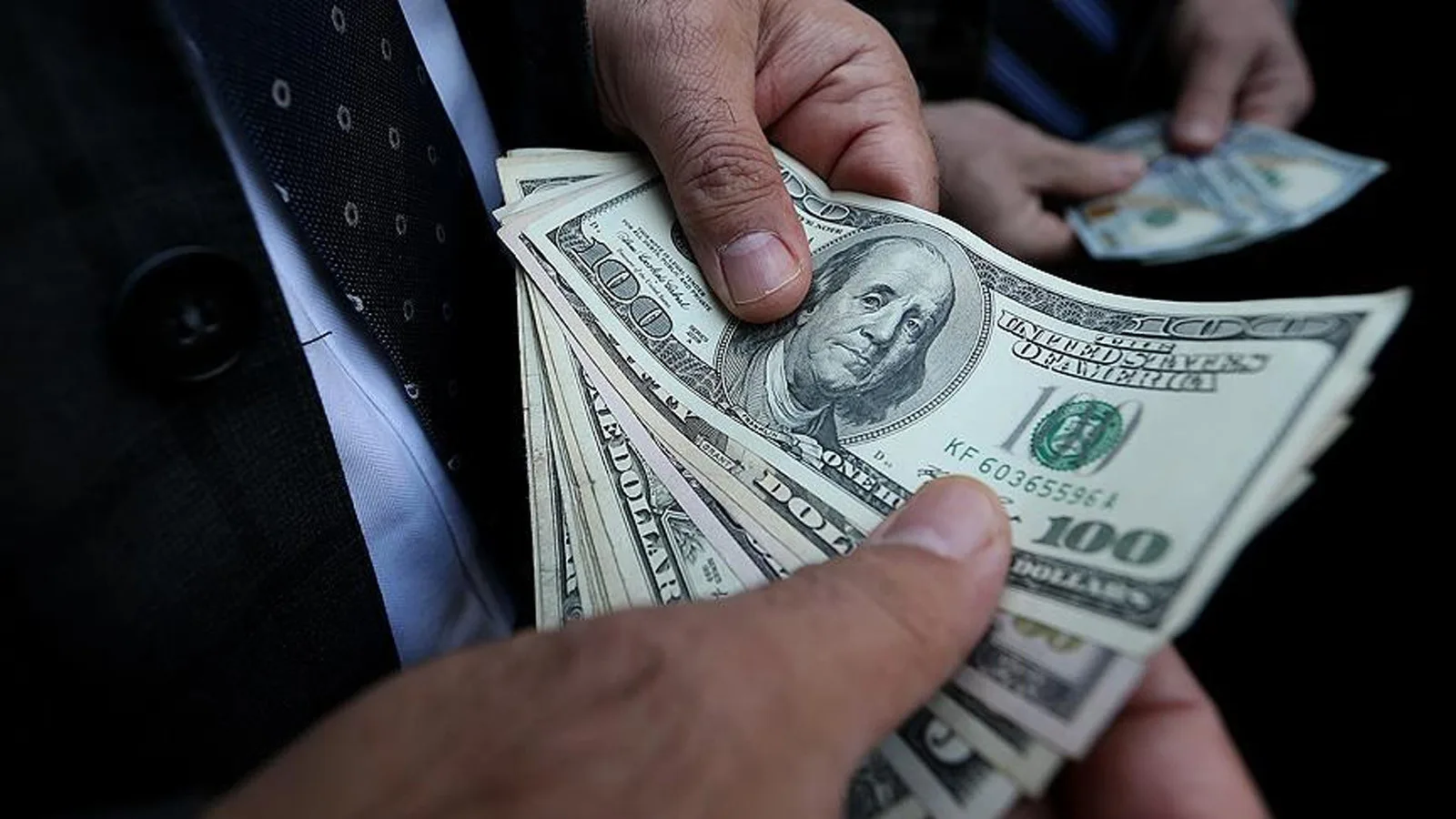 Döviz Kurları Yükselişte: Dolar ve Euro Son Durum
