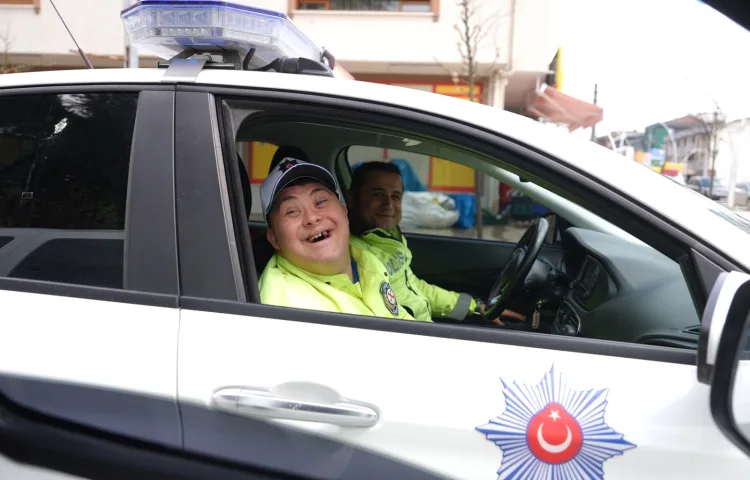 Down Sendromlu Oğuz Kaan’ın Polislik Hayali Gerçekleşti