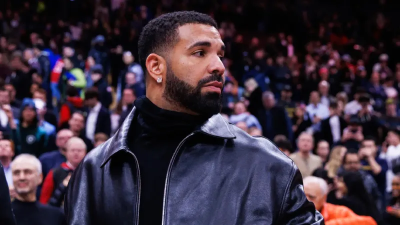 Drake’ten Tarihi Başarı: Üç Albümle Rekor Kırdı!