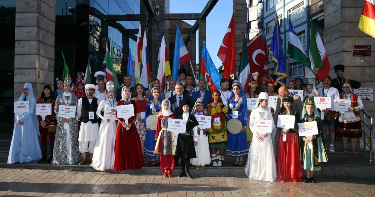 Dünya Barışı İçin Horon Festivali Trabzon’da