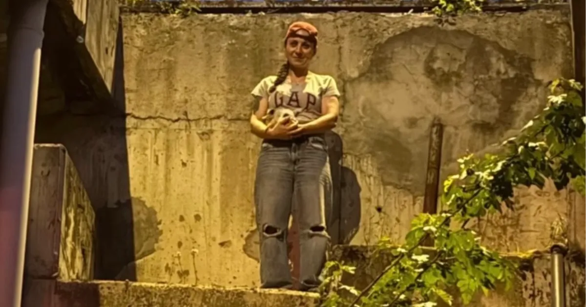 Düzce’de Canını Hiçe Sayarak Yavru Kedi Kurtarıldı!