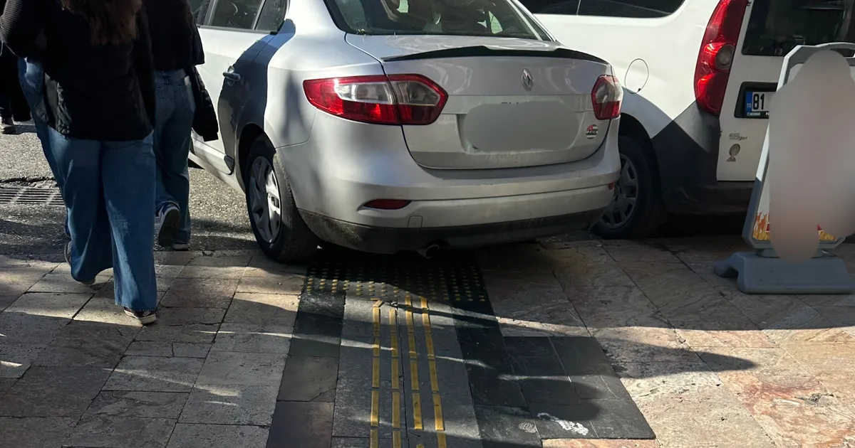 Düzce’de Görme Engellilere Yol Kapandı! Tepkiler Büyüyor