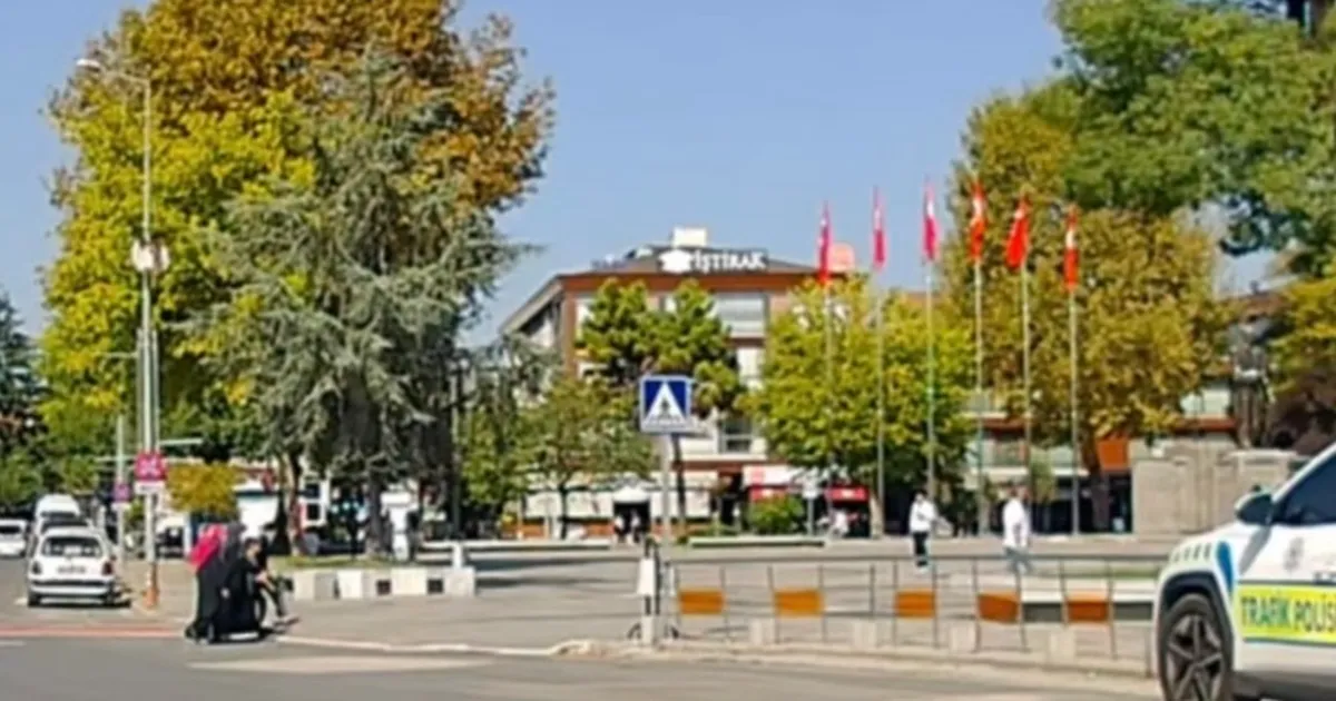 Düzce’de Hatalı Park, Trafiği Felç Ediyor!