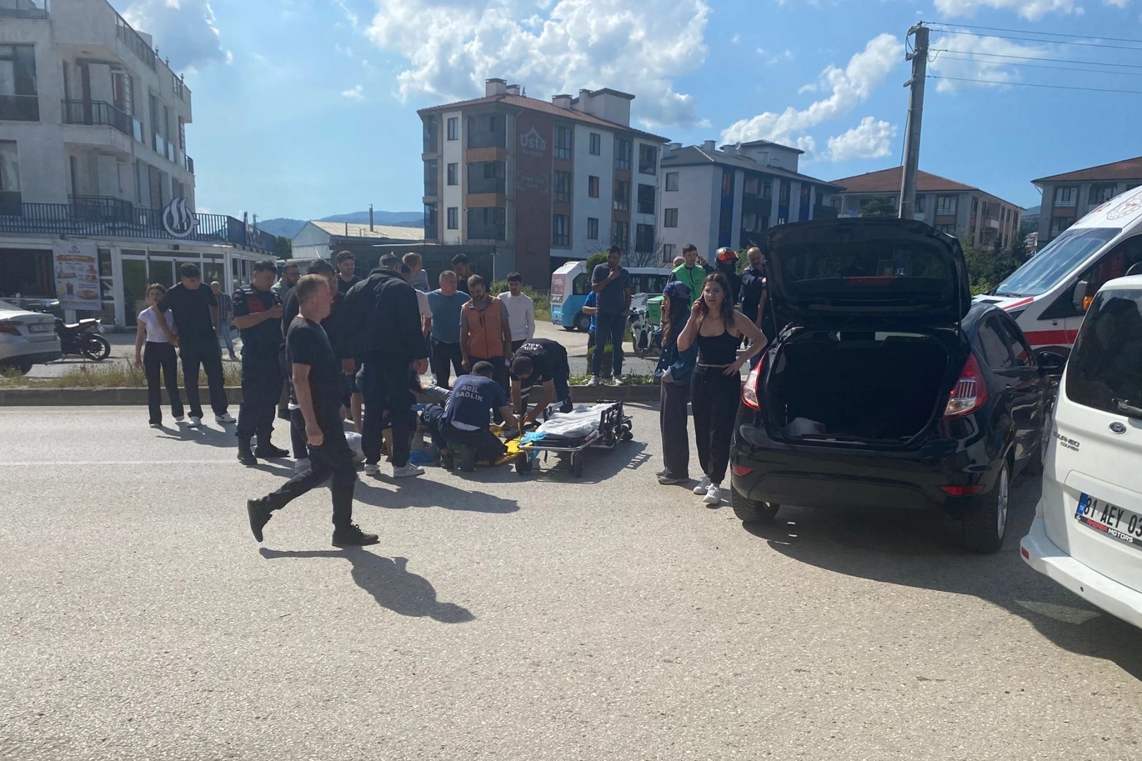 Düzce’de Motosiklet-Otomobil Çarpıştı: 1 Yaralı!