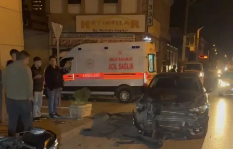 Düzce’de Motosiklet-Otomobil Kazası: 2 Yaralı!