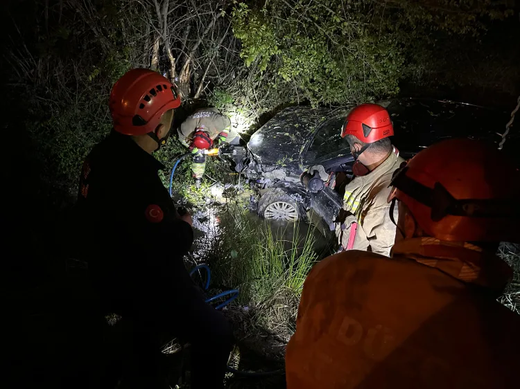 Düzce’de Otomobil Dereye Yuvarlandı: 1 Yaralı!