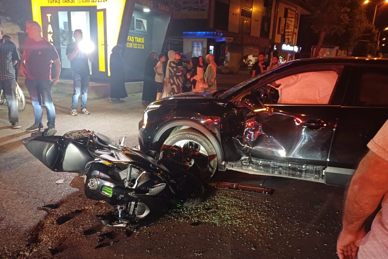 Düzce’de Otomobil-Motosiklet Çarpıştı: 1 Yaralı!