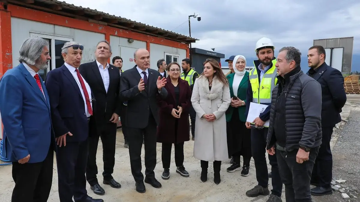 Düzce Belediye Başkanı Özlü, siyasi parti il başkanlarını aynı masada buluşturdu:
