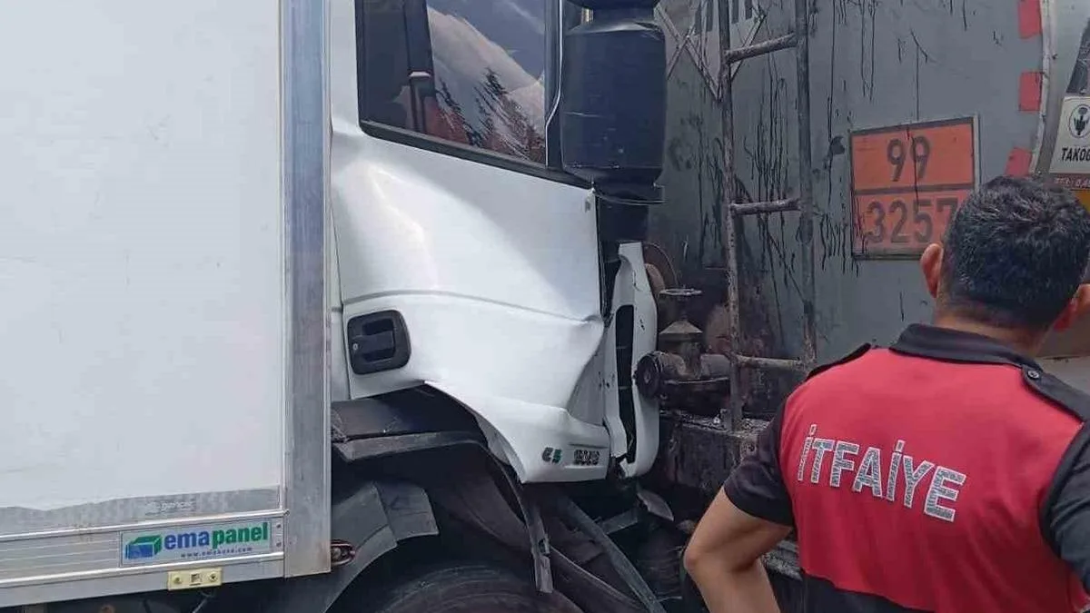 Düziçi’nde Tır ile Tanker Çarpıştı: 2 Yaralı!