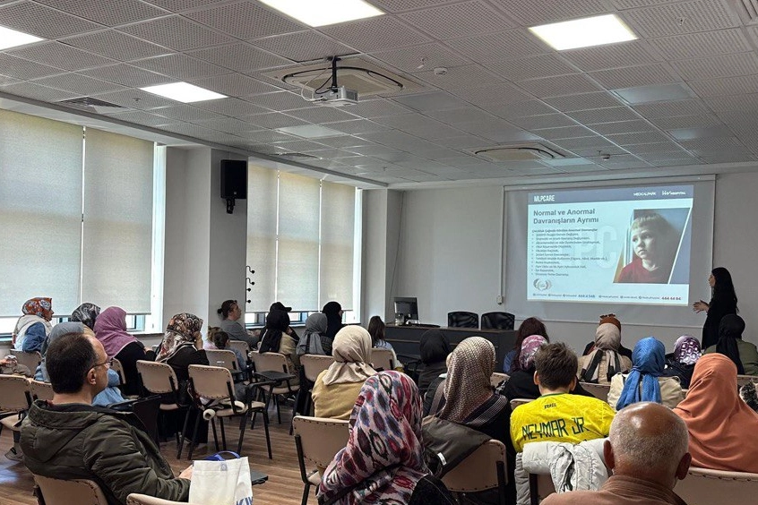 Ebeveynlik Rolü Semineri Karasu’da Yoğun İlgi Gördü
