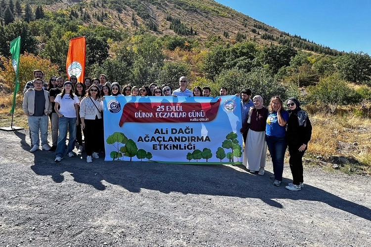 Eczacılar Günü’nde Ali Dağı’na Fidan Dikimi