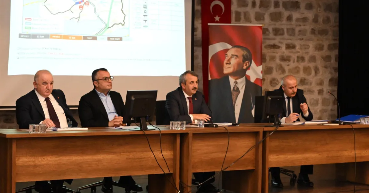<p><strong>Edirne 2025 Kamu Yatırımları Raporu Açıklandı</strong></p>