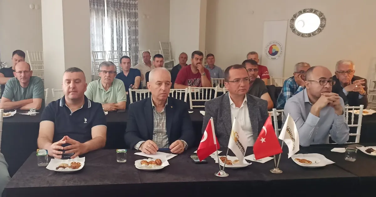 Edirne Keşan’da Çiftçilere Hasat Eğitimi Verildi