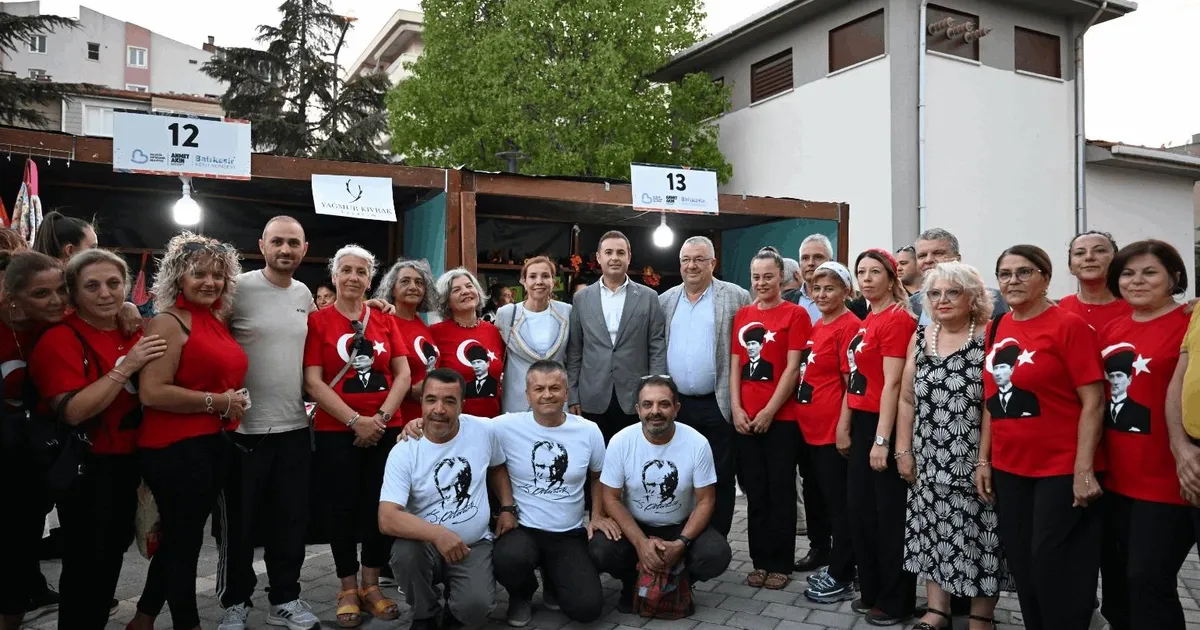 Edremit’te Kadın Emeği Çarşısı’na Büyük İlgi!