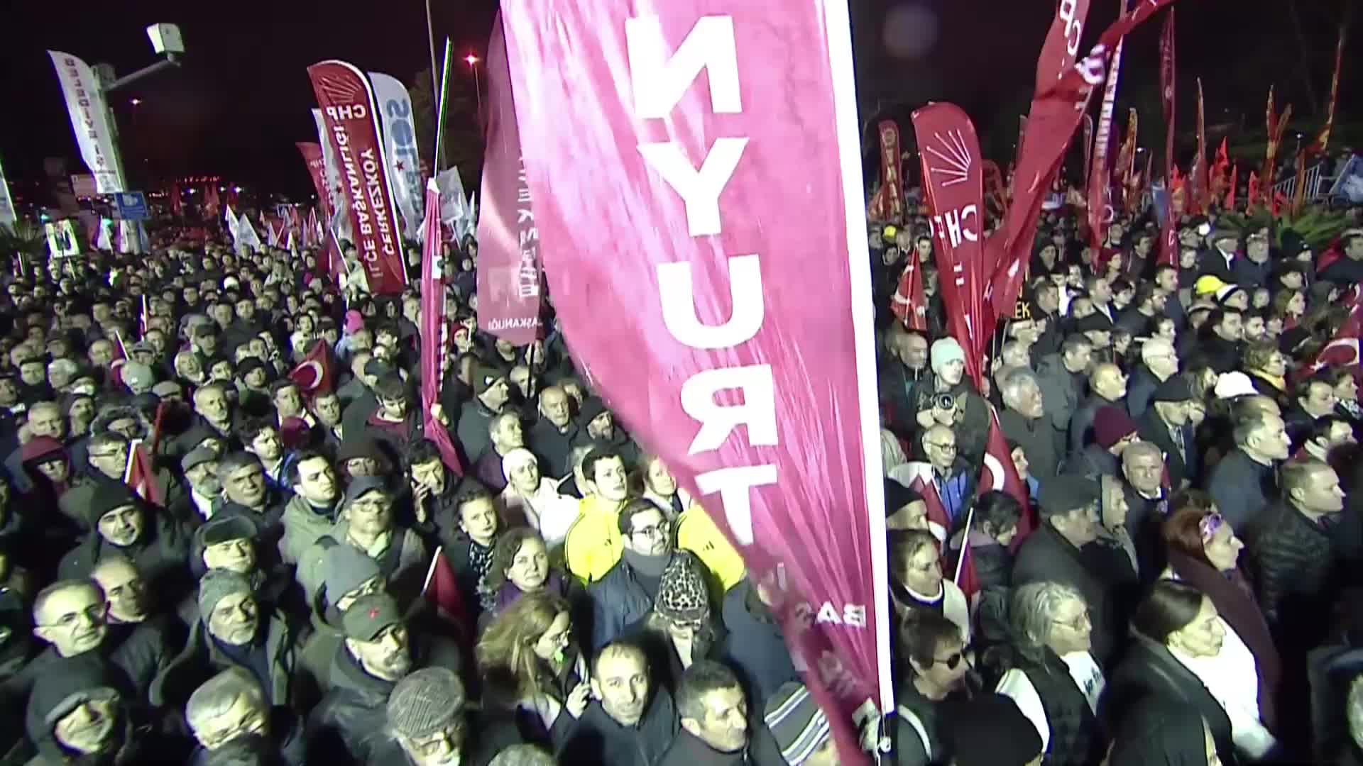 Ekrem İmamoğlu İçin Saraçhane’de Coşkulu Miting