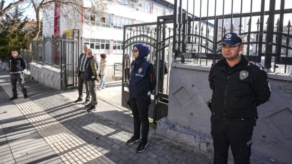 Tedbirler artıyor: O ilde okullara randevusuz giriş yasaklanıyor 2