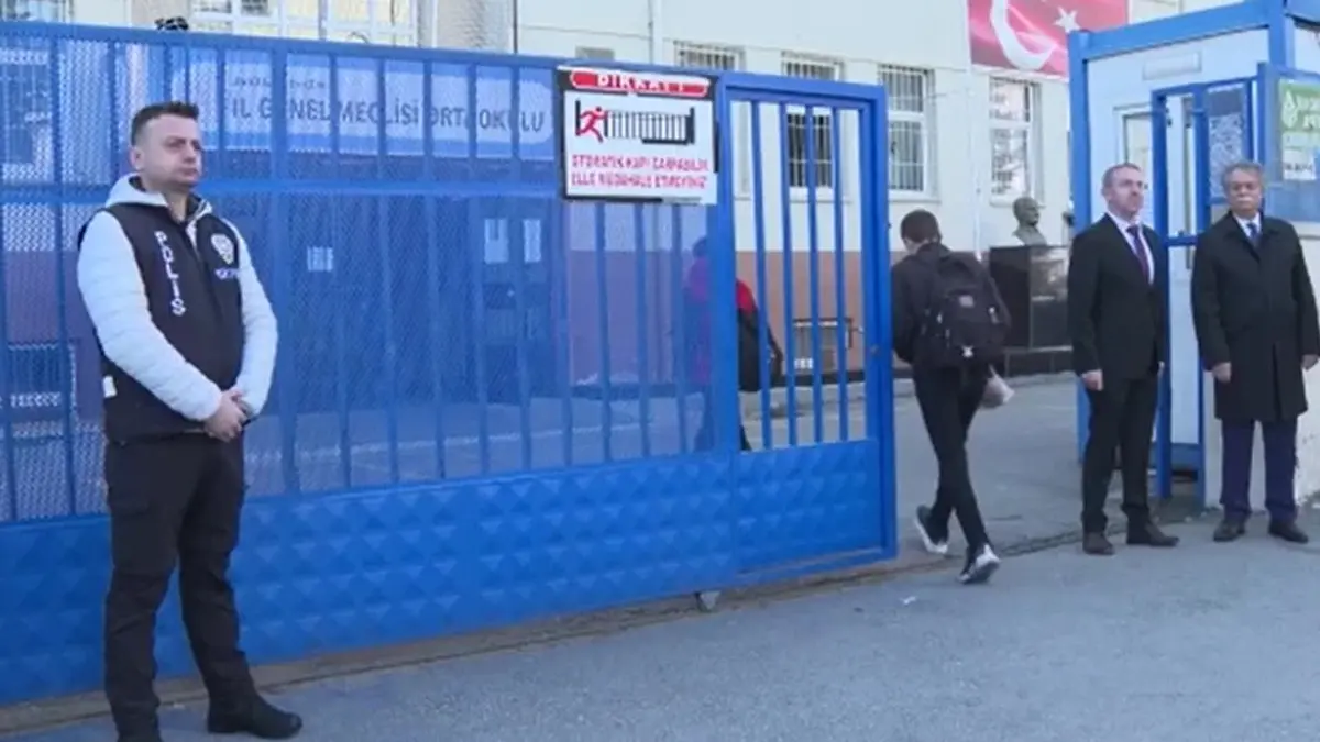 Tedbirler artıyor: O ilde okullara randevusuz giriş yasaklanıyor 3