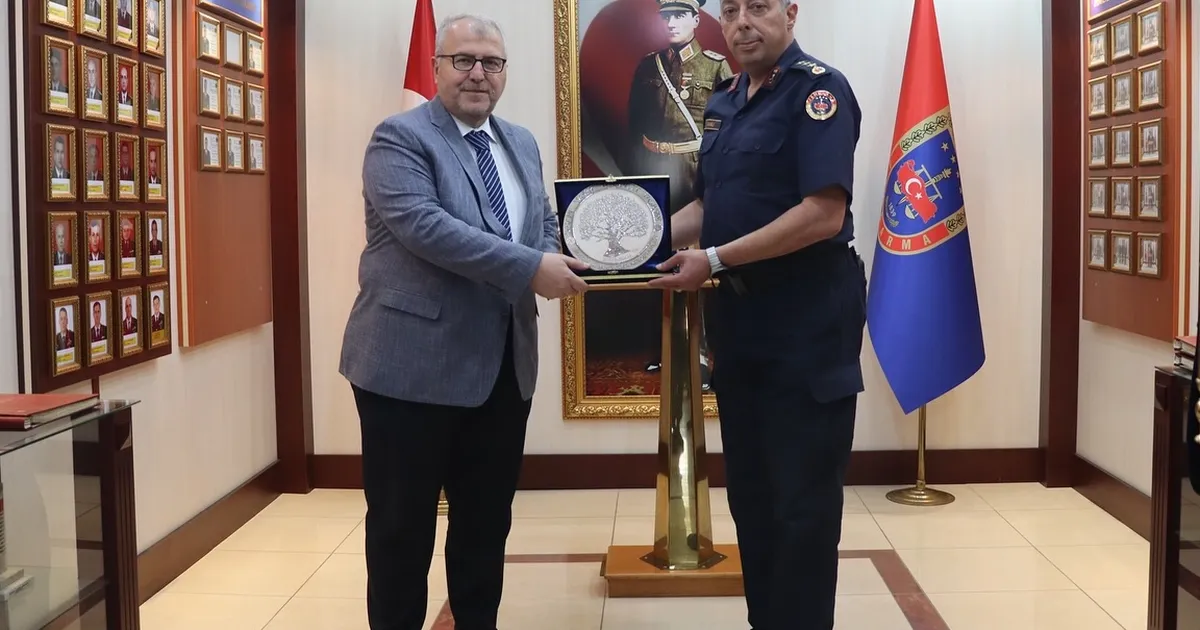 Eldemir’den Jandarma Komutanı Vanlı’ya Ziyaret