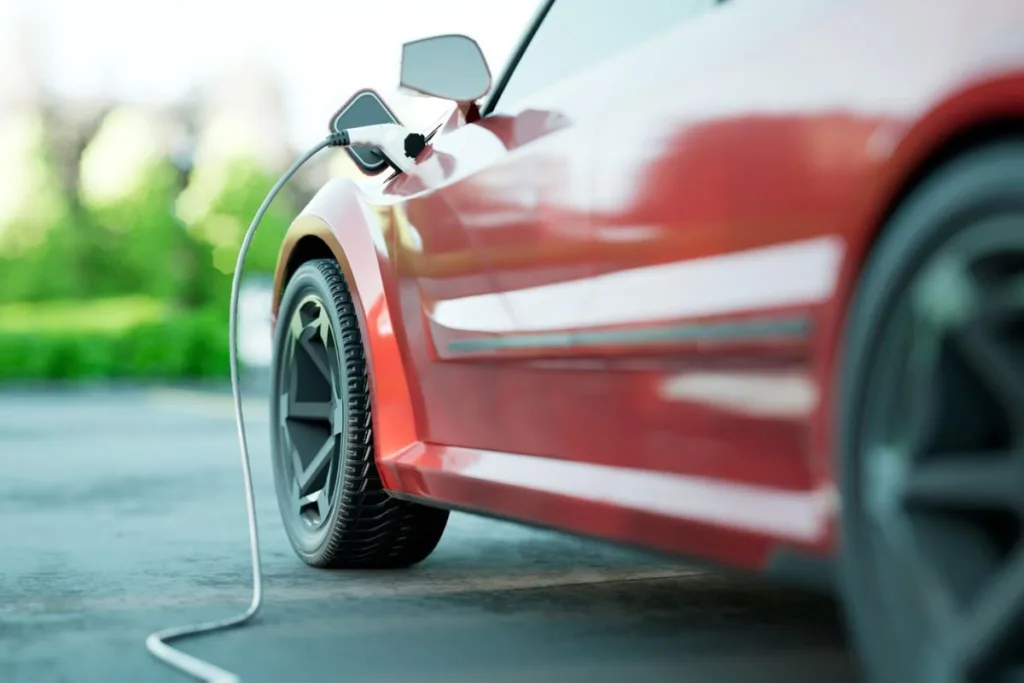 Elektrikli Araçlara Askeri Güvenlik Yasakları Giderek Yaygınlaşıyor