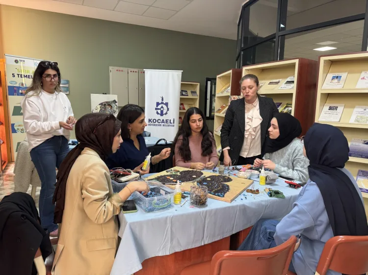 Elektronik Atıklarla Sanata Dönüşüm Atölyesi