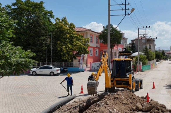 Elmalı’da 50 Yıllık Su Boruları Yenilendi!