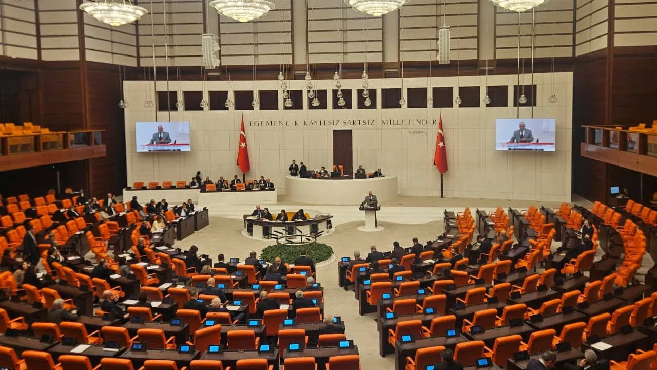 Emekli Aylığı 20 Bin Lira Oluyor! Protestolar Sürüyor