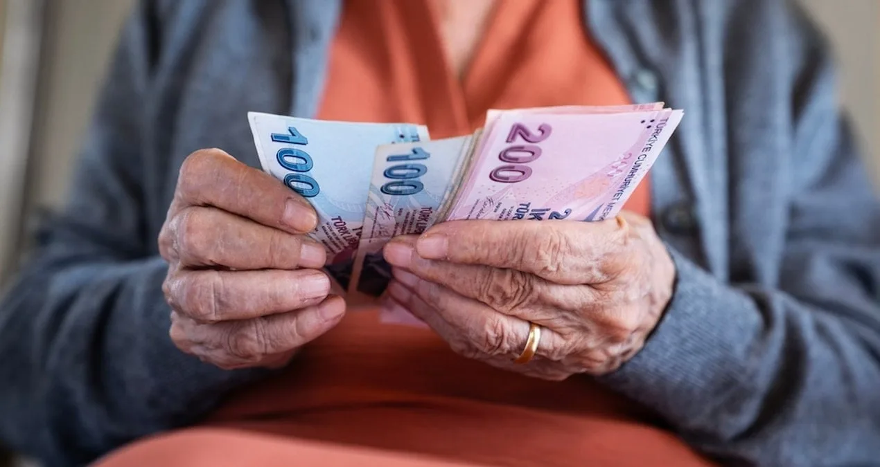 Emekli Bayram İkramiyesi Salı Günü Hesapta!