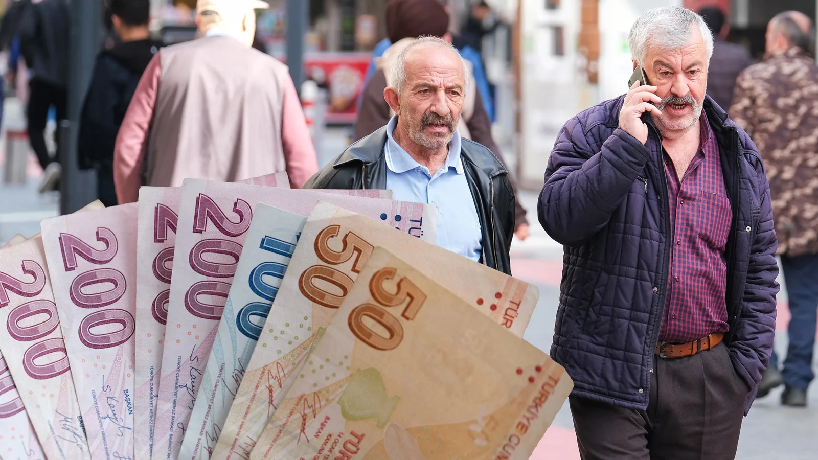Emekli Maaşları İçin Yeni Zam ve Refah Payı!