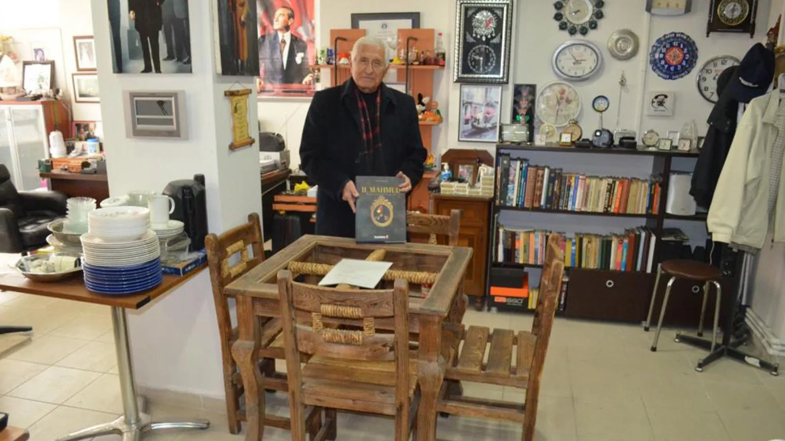 Emekli Öğretmen Tarihi Eserlerle Dolu Evini Açtı