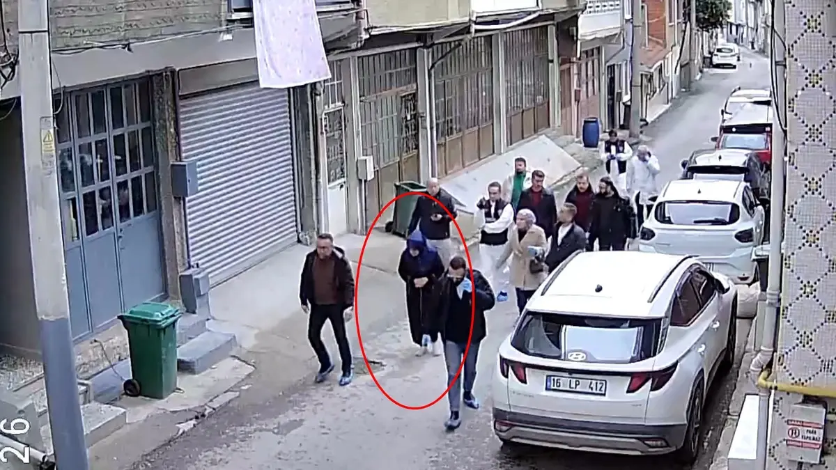Eşini neden 15 parçaya ayırdığını böyle anlattı! Cesedi attığı çöp kutularını gösterdi 2