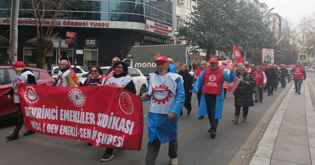 Emekliler Ankara’ya Yürüyüşte Hak Mücadelesi!