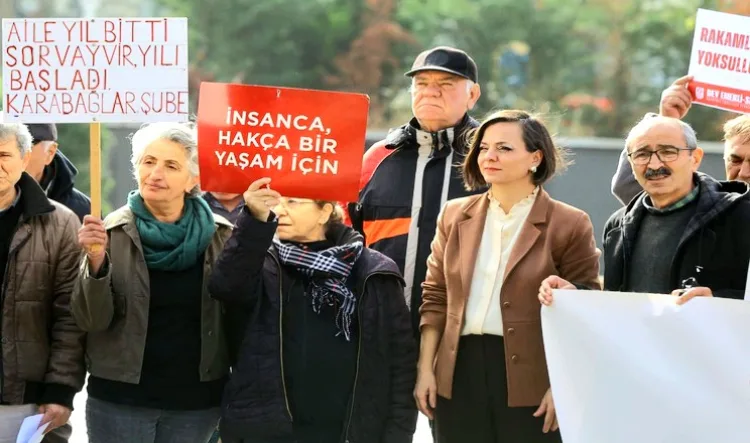 Emekliler Geçim Mücadelesi İçin Alanlarda!