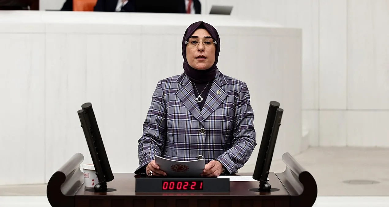 Emekliler İsyan Ederken Vekil ‘Bahtiyarız’ Dedi!