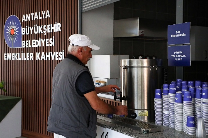 Emeklilere Özel Kahveler, Antalya’da Buluşma Noktası