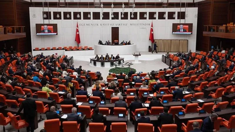 Emeklilere Zam İsteyenlere Tepki: Şov Yapmayın!