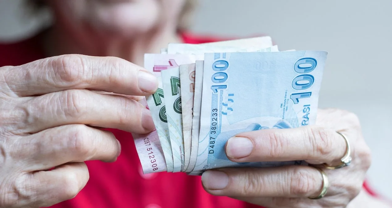 Emeklilerin Bayram İkramiyesi Merak Ediliyor!