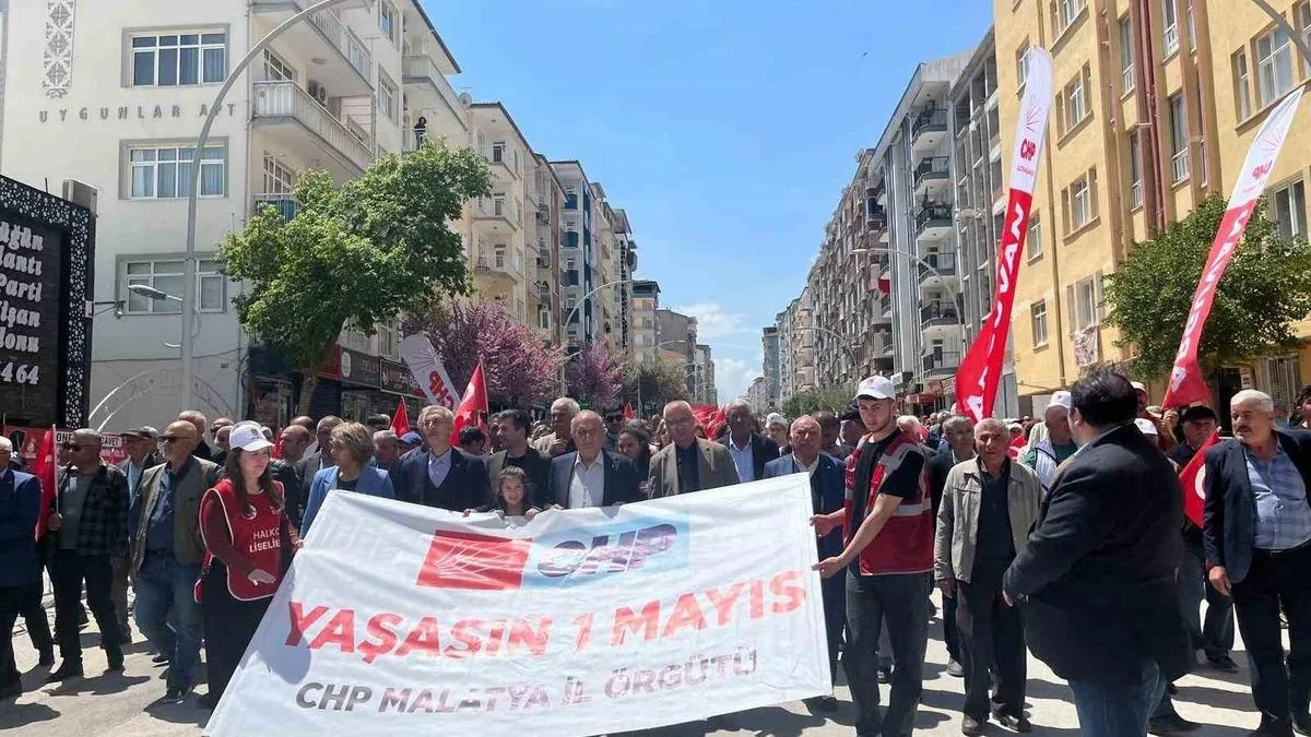 Emeksiz Meydanı’na Coşkulu Yürüyüş Gerçekleşti!